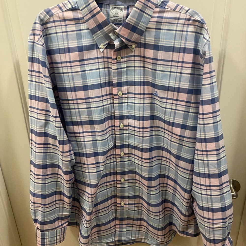 Mens button down dress shirt, Brooks Brothers size Large, NWOT.